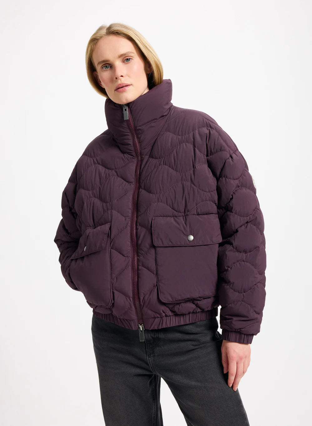 Enola kurze Bomber-Daunenjacke